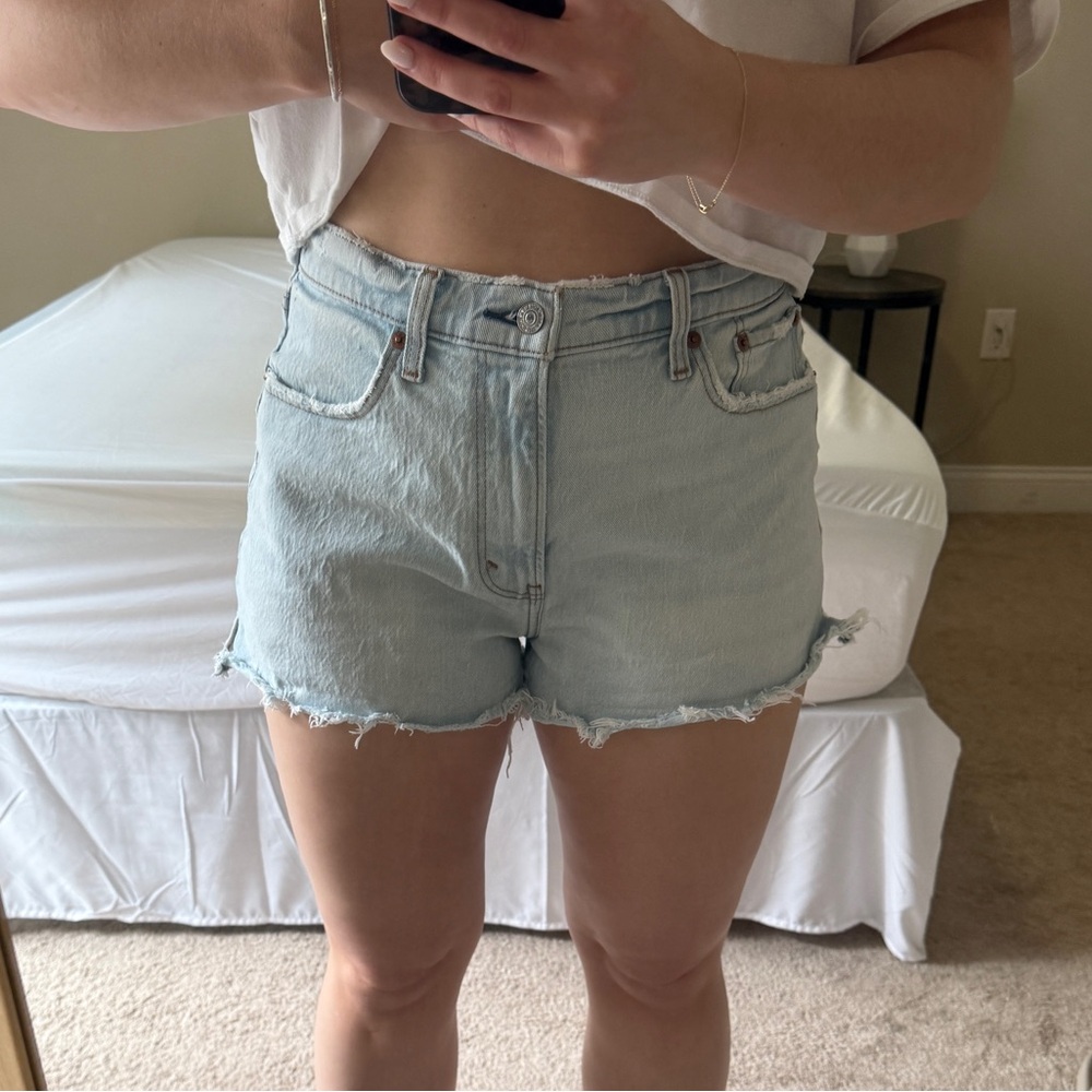 Abercrombie & Fitch ‘The Mom Short’ Curve Love Jean Shorts